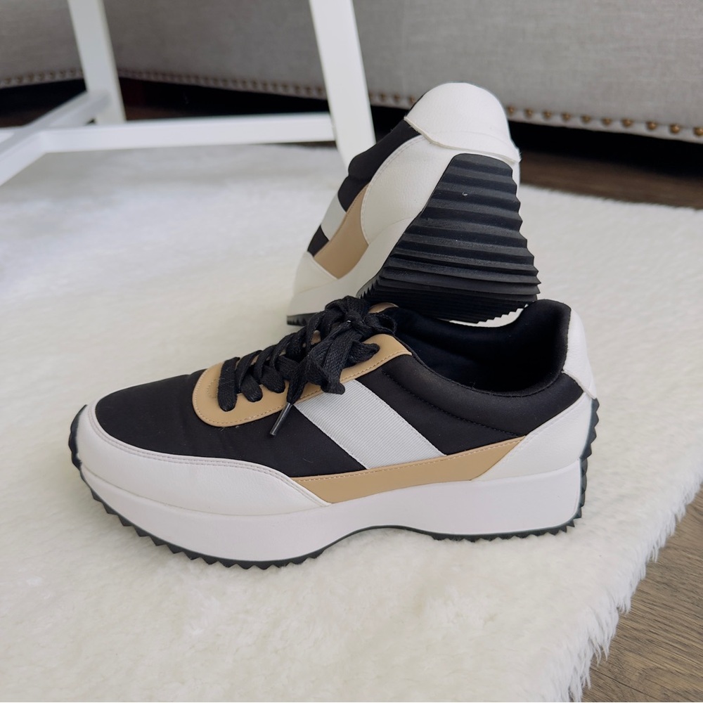 DV by Dolce Vita Black and Tan Sneakers - Picture 3 of 10